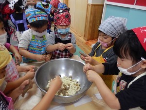 野菜ちぎり(３歳児）